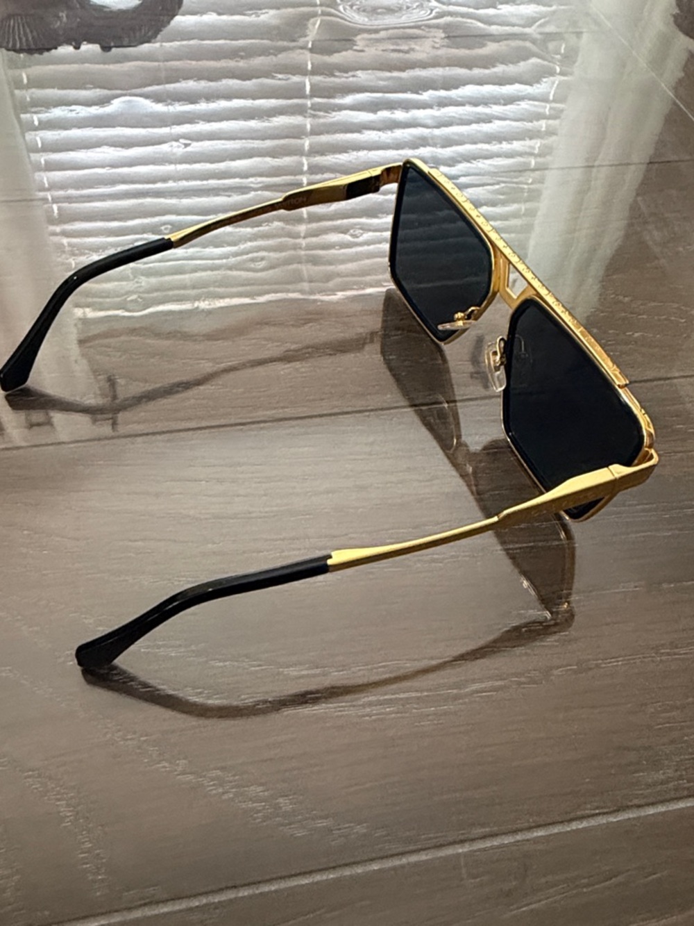 LOUIS VUITTON 1.1 Evidence Metal Square Sunglasses - Picture 16 of 17